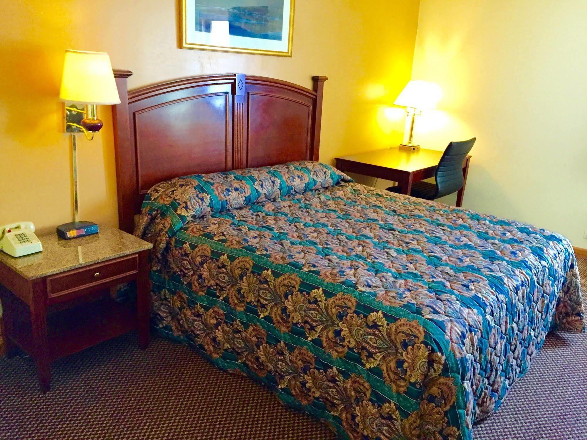 Executive Inn And Suites ווקיגן מראה חיצוני תמונה